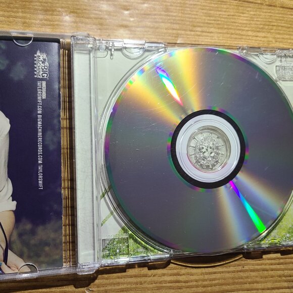 Taylor Swift "RED" Music CD - Picture 3 of 4